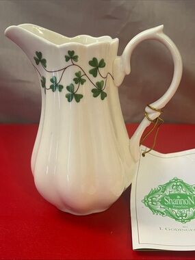 SHANNON FINE PORCELAIN I. GODINGER & CO IRISH SHAMROCK CLOVER PITCHER 5”H